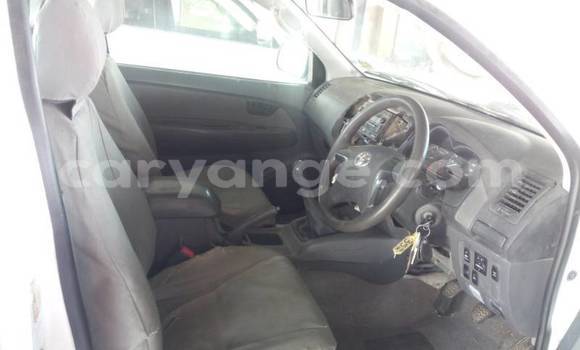 Acheter Occasion Voiture Toyota Hilux Blanc à Windhoek, Namibie Acheter Occasion Voiture Toyota Hilux Blanc à Windhoek, Namibie