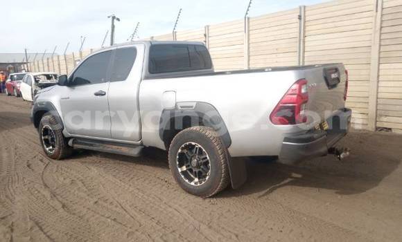 Acheter Occasion Voiture Toyota Hilux Gris à Swakopmund, Namibie Acheter Occasion Voiture Toyota Hilux Gris à Swakopmund, Namibie