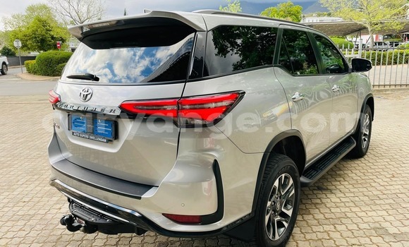 Acheter Occasion Voiture Toyota Fortuner Gris à Aranos, Hardap Acheter Occasion Voiture Toyota Fortuner Gris à Aranos, Hardap