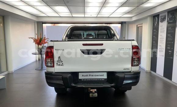 Acheter Occasion Voiture Toyota Hilux Blanc à Gobabis, Omaheke Acheter Occasion Voiture Toyota Hilux Blanc à Gobabis, Omaheke