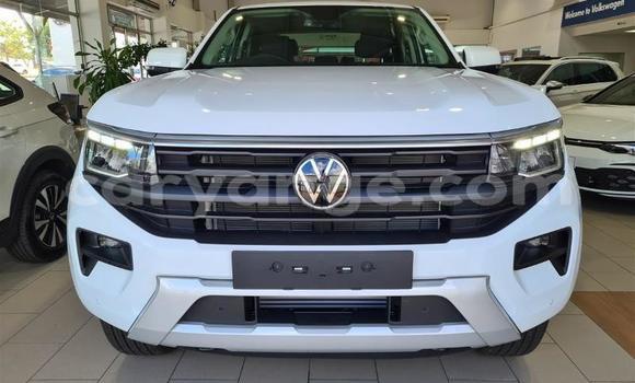 Buy Used Volkswagen Amarok White Car in Gobabis in Omaheke Buy Used Volkswagen Amarok White Car in Gobabis in Omaheke
