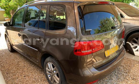 Acheter Occasion Voiture Volkswagen Touran Marron à Windhoek, Namibie