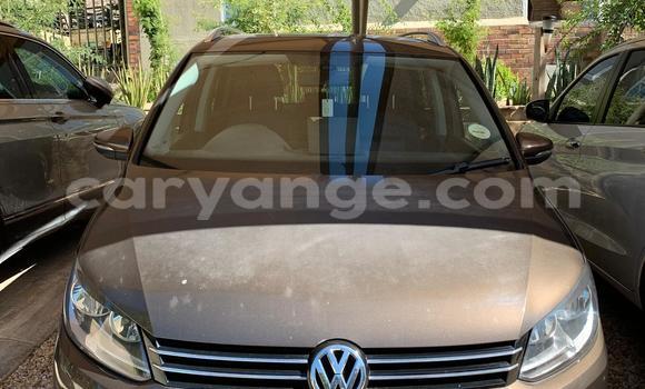 Acheter Occasion Voiture Volkswagen Touran Marron à Windhoek, Namibie Acheter Occasion Voiture Volkswagen Touran Marron à Windhoek, Namibie