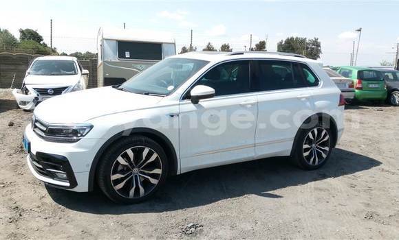 Buy Used Volkswagen Tiguan White Car in Windhoek in Namibia