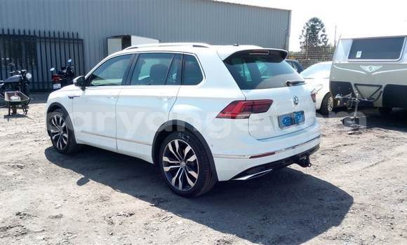 Buy Used Volkswagen Tiguan White Car in Windhoek in Namibia Buy Used Volkswagen Tiguan White Car in Windhoek in Namibia