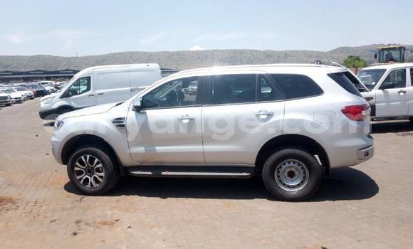 Buy Used Ford Everest White Car in Windhoek in Namibia Buy Used Ford Everest White Car in Windhoek in Namibia