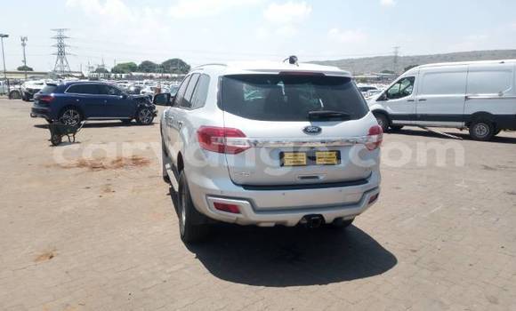 Buy Used Ford Everest White Car in Windhoek in Namibia Buy Used Ford Everest White Car in Windhoek in Namibia