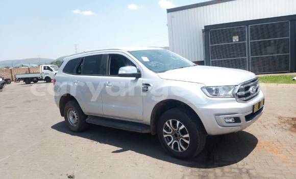 Buy Used Ford Everest White Car in Windhoek in Namibia Buy Used Ford Everest White Car in Windhoek in Namibia