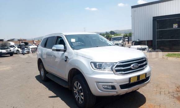 Buy Used Ford Everest White Car in Windhoek in Namibia Buy Used Ford Everest White Car in Windhoek in Namibia