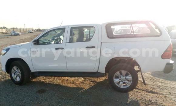 Buy Used Toyota Hilux White Car in Windhoek in Namibia