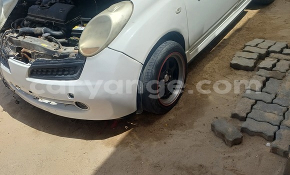 Acheter Occasion Voiture Nissan March Blanc à Swakopmund, Namibie Acheter Occasion Voiture Nissan March Blanc à Swakopmund, Namibie