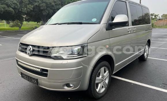 Buy Used Volkswagen Caravelle Brown Car in Gobabis in Omaheke Buy Used Volkswagen Caravelle Brown Car in Gobabis in Omaheke