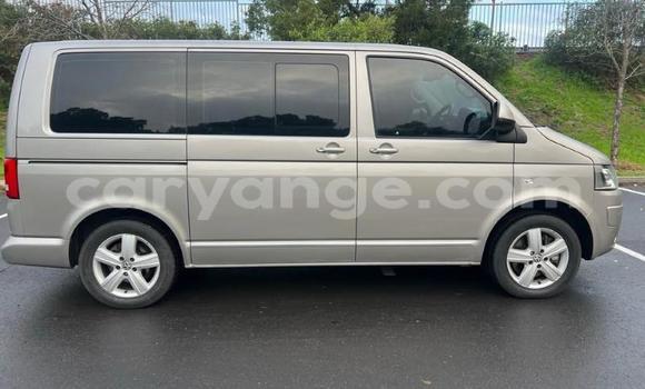 Buy Used Volkswagen Caravelle Brown Car in Gobabis in Omaheke Buy Used Volkswagen Caravelle Brown Car in Gobabis in Omaheke