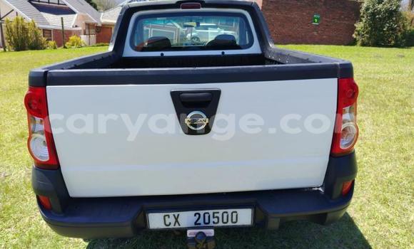 Buy Used Nissan NP 300 White Car in Gobabis in Omaheke Buy Used Nissan NP 300 White Car in Gobabis in Omaheke
