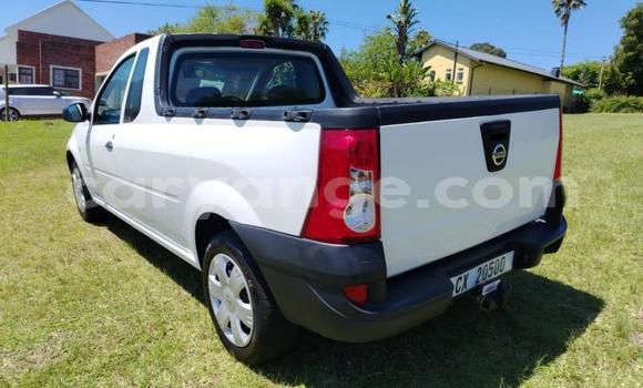 Buy Used Nissan NP 300 White Car in Gobabis in Omaheke Buy Used Nissan NP 300 White Car in Gobabis in Omaheke