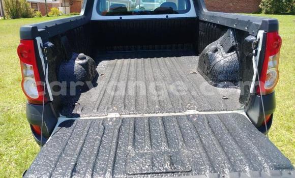 Buy Used Nissan NP 300 White Car in Gobabis in Omaheke Buy Used Nissan NP 300 White Car in Gobabis in Omaheke