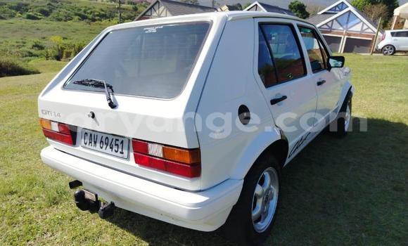 Buy Used Volkswagen Golf White Car in Gobabis in Omaheke Buy Used Volkswagen Golf White Car in Gobabis in Omaheke