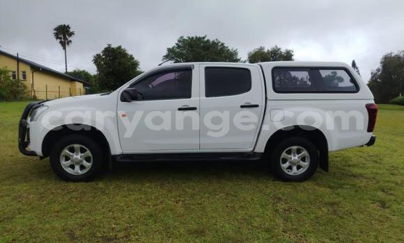Buy Used Isuzu KB White Car in Gobabis in Omaheke Buy Used Isuzu KB White Car in Gobabis in Omaheke