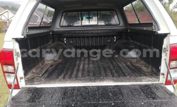 Buy Used Isuzu KB White Car in Gobabis in Omaheke Buy Used Isuzu KB White Car in Gobabis in Omaheke