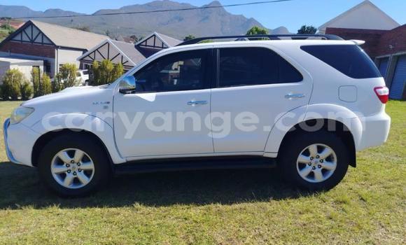 Buy Used Toyota Fortuner White Car in Gobabis in Omaheke Buy Used Toyota Fortuner White Car in Gobabis in Omaheke