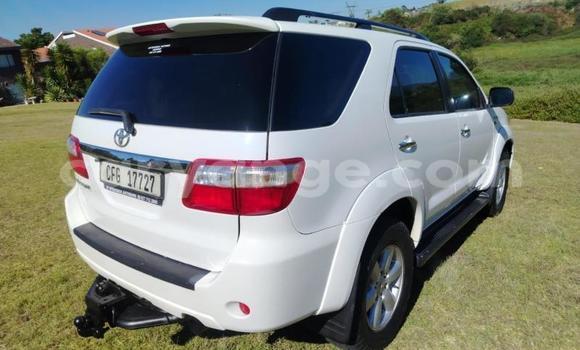 Buy Used Toyota Fortuner White Car in Gobabis in Omaheke Buy Used Toyota Fortuner White Car in Gobabis in Omaheke