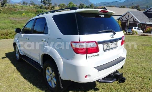Buy Used Toyota Fortuner White Car in Gobabis in Omaheke Buy Used Toyota Fortuner White Car in Gobabis in Omaheke