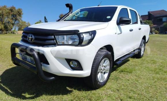 Buy Used Toyota Hilux White Car in Gobabis in Omaheke Buy Used Toyota Hilux White Car in Gobabis in Omaheke