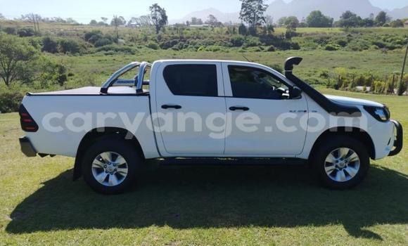 Buy Used Toyota Hilux White Car in Gobabis in Omaheke Buy Used Toyota Hilux White Car in Gobabis in Omaheke