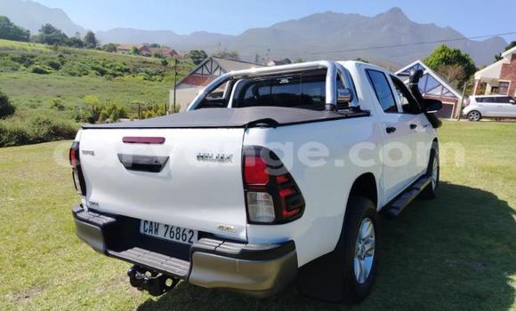 Buy Used Toyota Hilux White Car in Gobabis in Omaheke Buy Used Toyota Hilux White Car in Gobabis in Omaheke