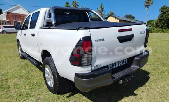 Buy Used Toyota Hilux White Car in Gobabis in Omaheke Buy Used Toyota Hilux White Car in Gobabis in Omaheke