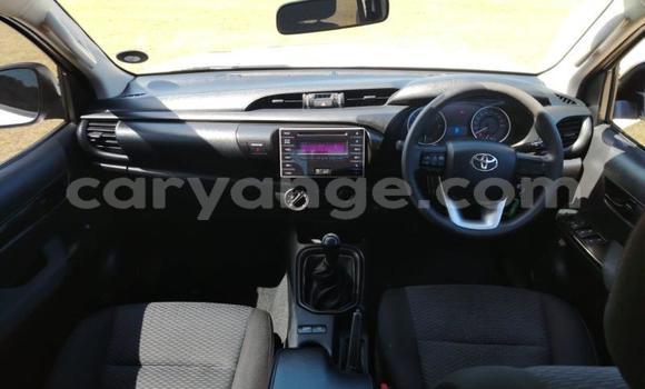 Buy Used Toyota Hilux White Car in Gobabis in Omaheke Buy Used Toyota Hilux White Car in Gobabis in Omaheke