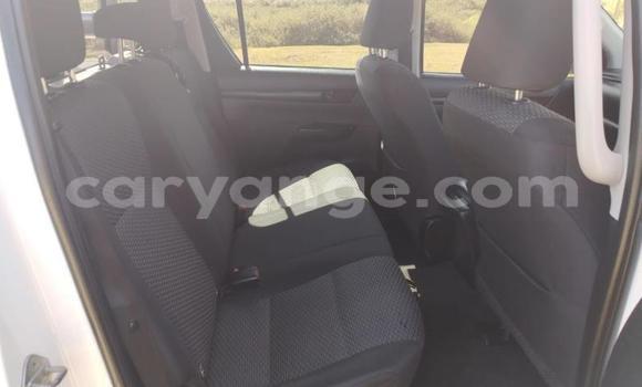 Buy Used Toyota Hilux White Car in Gobabis in Omaheke Buy Used Toyota Hilux White Car in Gobabis in Omaheke