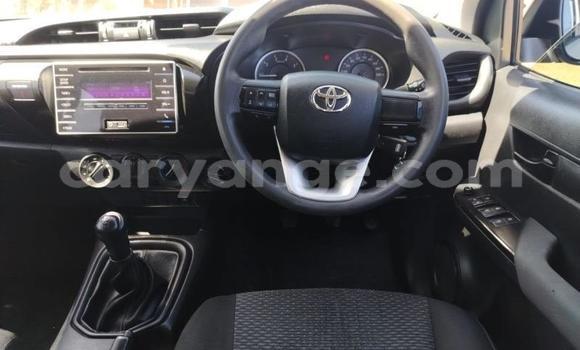 Buy Used Toyota Hilux White Car in Gobabis in Omaheke Buy Used Toyota Hilux White Car in Gobabis in Omaheke