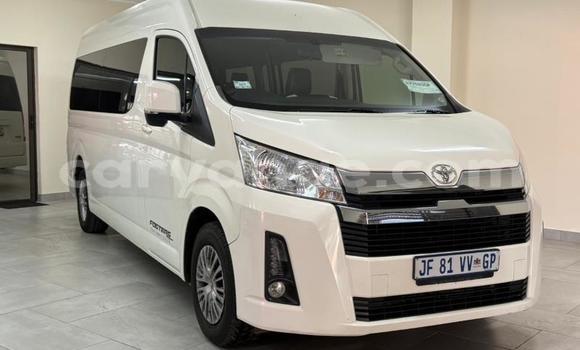 Buy Used Toyota Hi Ace White Car in Gobabis in Omaheke Buy Used Toyota Hi Ace White Car in Gobabis in Omaheke
