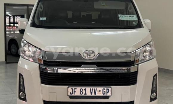 Buy Used Toyota Hi Ace White Car in Gobabis in Omaheke Buy Used Toyota Hi Ace White Car in Gobabis in Omaheke