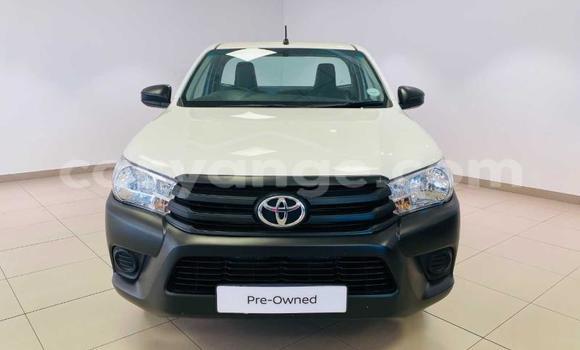 Buy Used Toyota Hilux White Car in Gobabis in Omaheke Buy Used Toyota Hilux White Car in Gobabis in Omaheke