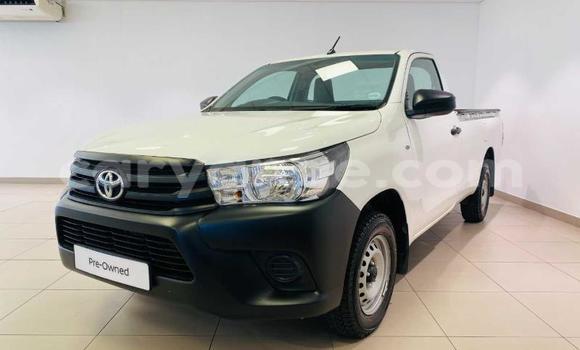 Buy Used Toyota Hilux White Car in Gobabis in Omaheke Buy Used Toyota Hilux White Car in Gobabis in Omaheke