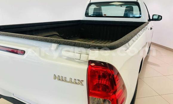 Buy Used Toyota Hilux White Car in Gobabis in Omaheke Buy Used Toyota Hilux White Car in Gobabis in Omaheke
