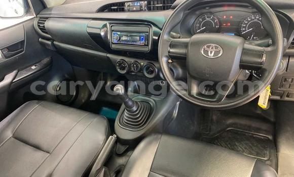 Buy Used Toyota Hilux White Car in Gobabis in Omaheke Buy Used Toyota Hilux White Car in Gobabis in Omaheke