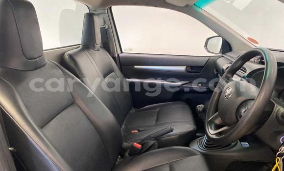 Buy Used Toyota Hilux White Car in Gobabis in Omaheke Buy Used Toyota Hilux White Car in Gobabis in Omaheke