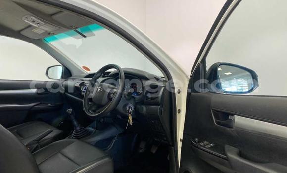 Buy Used Toyota Hilux White Car in Gobabis in Omaheke Buy Used Toyota Hilux White Car in Gobabis in Omaheke