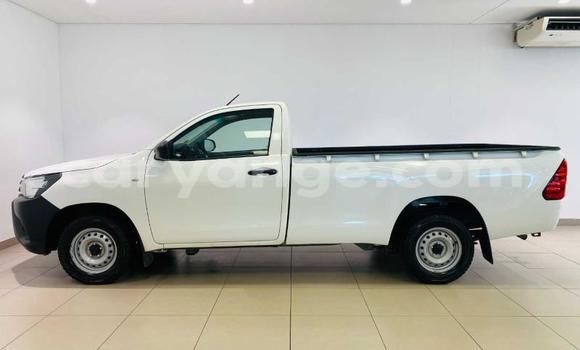 Buy Used Toyota Hilux White Car in Gobabis in Omaheke Buy Used Toyota Hilux White Car in Gobabis in Omaheke