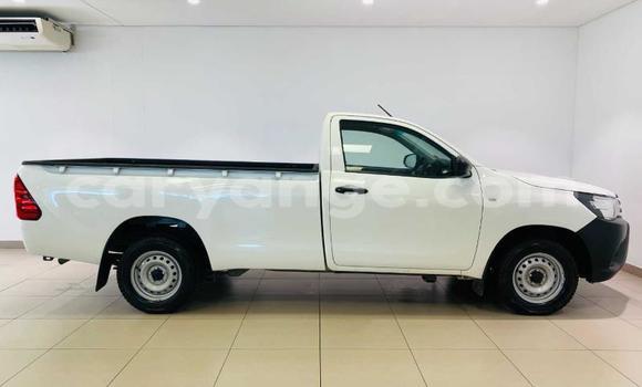 Buy Used Toyota Hilux White Car in Gobabis in Omaheke Buy Used Toyota Hilux White Car in Gobabis in Omaheke