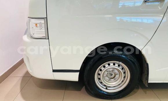 Buy Used Toyota Hi Ace White Car in Gobabis in Omaheke Buy Used Toyota Hi Ace White Car in Gobabis in Omaheke