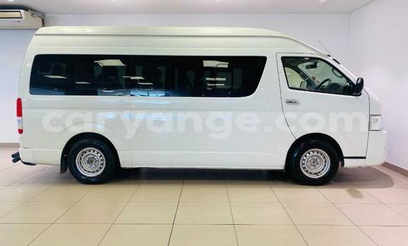 Buy Used Toyota Hi Ace White Car in Gobabis in Omaheke Buy Used Toyota Hi Ace White Car in Gobabis in Omaheke
