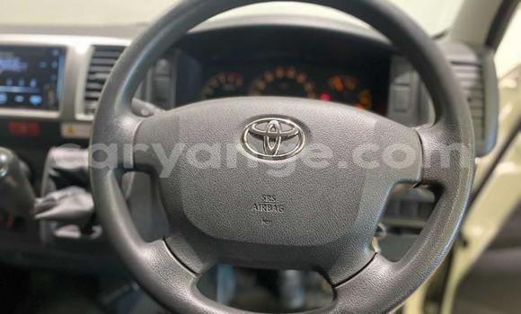 Buy Used Toyota Hi Ace White Car in Gobabis in Omaheke Buy Used Toyota Hi Ace White Car in Gobabis in Omaheke