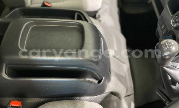 Buy Used Toyota Hi Ace White Car in Gobabis in Omaheke Buy Used Toyota Hi Ace White Car in Gobabis in Omaheke