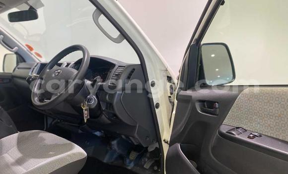 Buy Used Toyota Hi Ace White Car in Gobabis in Omaheke Buy Used Toyota Hi Ace White Car in Gobabis in Omaheke