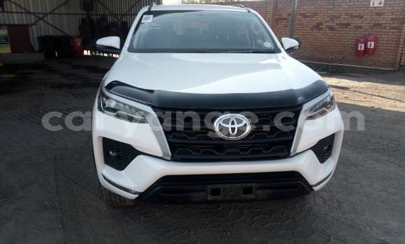 Buy Used Toyota Fortuner White Car in Oranjemund in Karas Buy Used Toyota Fortuner White Car in Oranjemund in Karas