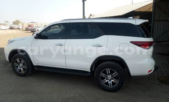 Buy Used Toyota Fortuner White Car in Oranjemund in Karas Buy Used Toyota Fortuner White Car in Oranjemund in Karas